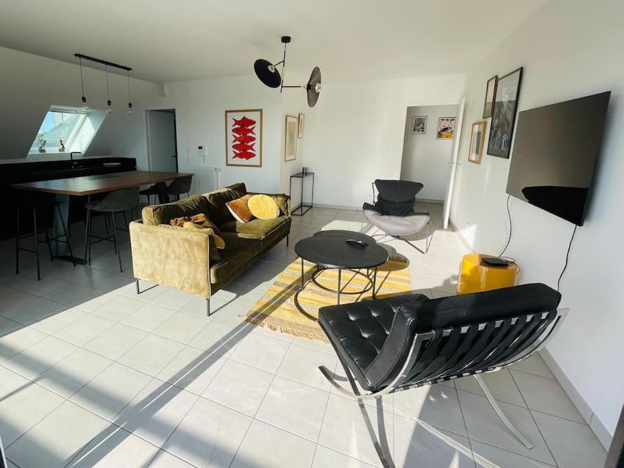 Appartement Lumineux Et Spacieux, Terrasse Et Parking Prive コンカルノー エクステリア 写真