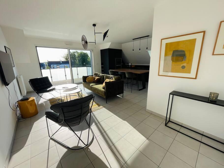 Appartement Lumineux Et Spacieux, Terrasse Et Parking Prive コンカルノー エクステリア 写真